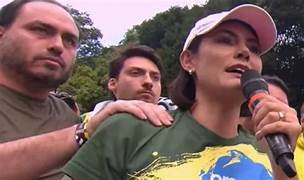 Rejeição ao clã Bolsonaro dispara, aponta pesquisa Quaest