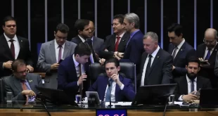 Previsível: PEC da Blindagem enterra imagem de deputados, e muitos não vão se reeleger