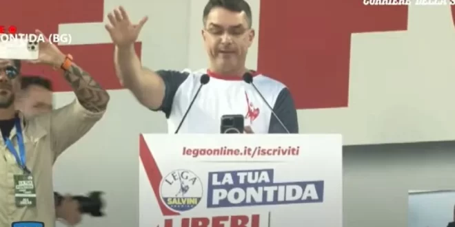 "Itália acima de tudo, Deus acima de todos", discursa Flávio Bolsonaro em ato do partido Chega