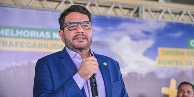 Governador assina ordem de serviço para a construção de 58 pontes nos municípios do Baixo Acre