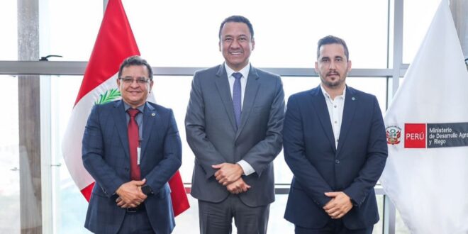 Luiz Gonzaga comemora liberação de importação de morangos produzidos no Peru