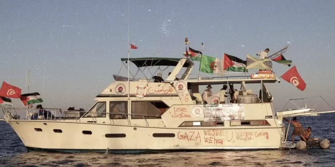 Baile na marinha israelense: veleiro da Flotilha fura o bloqueio e chega às águas palestinas