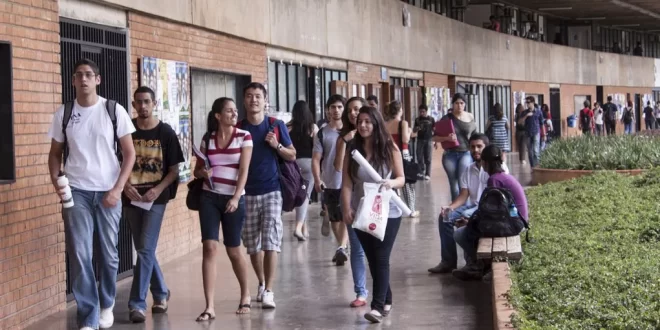Governo autoriza contratação de 6,7 mil novos cargos para professores e técnicos em universidades federais