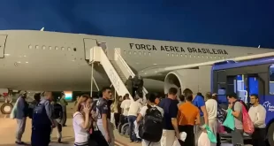 Chega mais um voo com 110 brasileiros deportados dos EUA