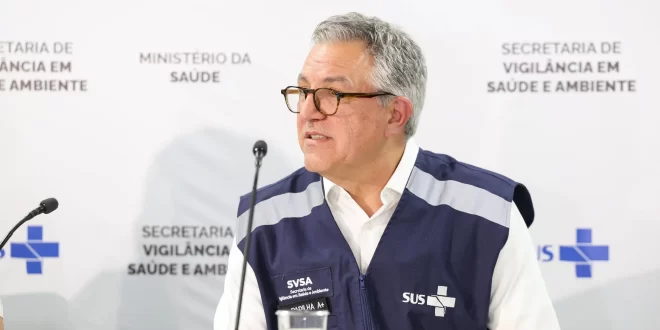 Padilha anuncia compra emergencial de antídotos contra metanol no Brasil