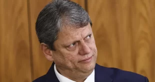 Enquanto o PCC cresce, Tarcísio reduz pela metade a verba para combater o crime organizado