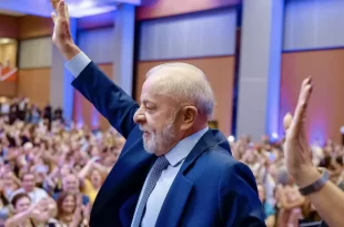 Lula lança modelo de crédito imobiliário para a classe média