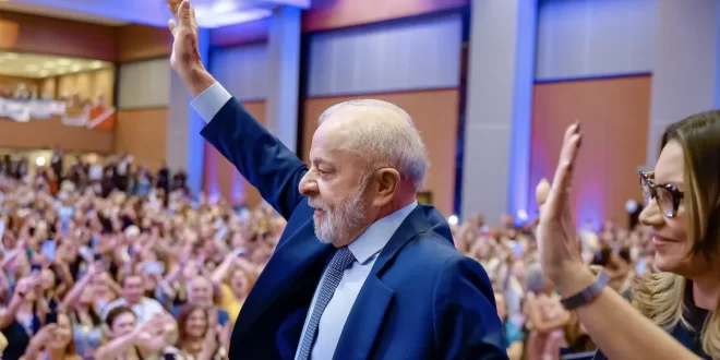 Lula lança modelo de crédito imobiliário para a classe média