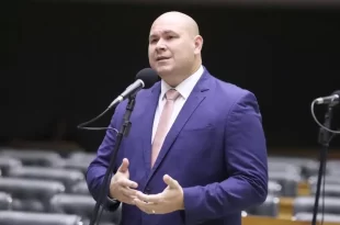 Prêmio competência: prefeito que disse “não precisar do dinheiro” de Lula admite calamidade financeira