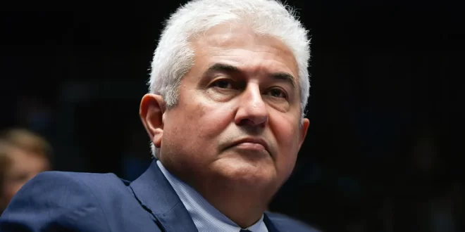 Senador do PL usa estrutura da FAB para divulgar empresa e vender pacotes de turismo