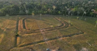 Trabalho de fotógrafos do Acre sobre Geoglifos da Amazônia ganha exposição permanente em Manaus