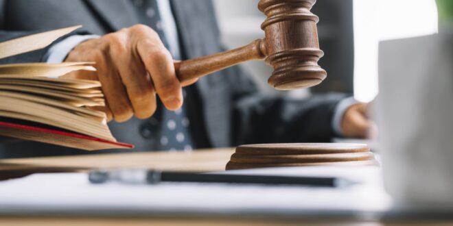 Rede social deve excluir perfil que divulgava conteúdo pornográfico