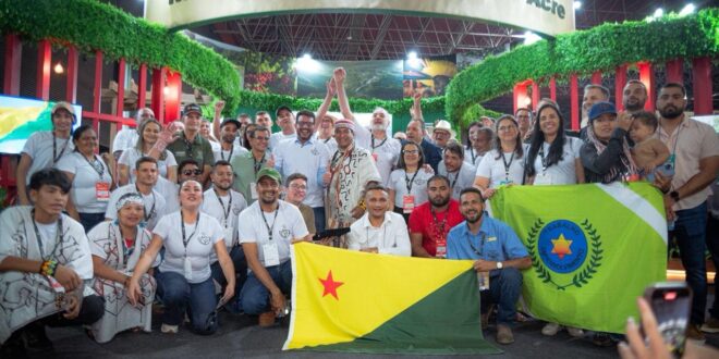 Governador Gladson Camelí visita estande do Acre na Semana Internacional do Café