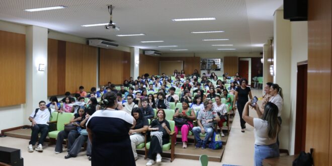 Mais que cinema: Projeto realiza 53 sessões com debates e estimula o pensamento crítico de 4,6 mil estudantes no Acre