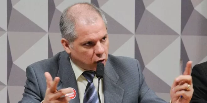 Ex-presidente do INSS Alessandro Stefanutto é preso pela PF