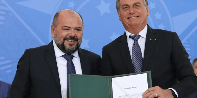 Nova fase da Operação sem Desconto: ministro do Trabalho e Previdência de Bolsonaro e deputado federal na mira