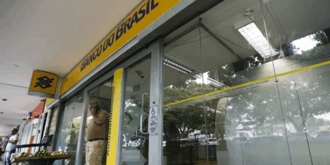 Lula sanciona lei que cria novos direitos para clientes de bancos