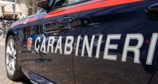 Jovem italiano mata irmã à facada e mostra corpo à mãe por videochamada