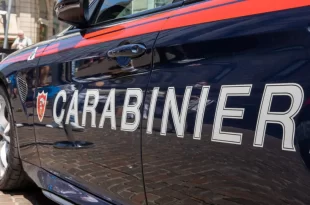 Jovem italiano mata irmã à facada e mostra corpo à mãe por videochamada