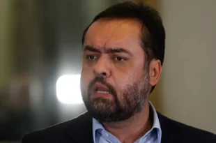 Quase fora: relatora do TSE vota pela cassação do mandato de Cláudio Castro