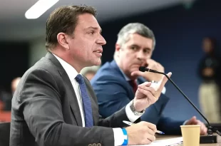 PF pode incluir Ramagem na lista vermelha da Interpol