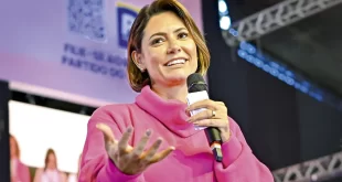 Michelle não estava em casa às seis da manhã, hora da prisão de Bolsonaro