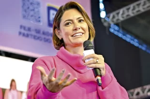 Michelle não estava em casa às seis da manhã, hora da prisão de Bolsonaro