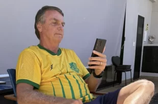 Bolsonaro rompeu tornozeleira à meia-noite