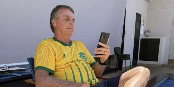Bolsonaro rompeu tornozeleira à meia-noite