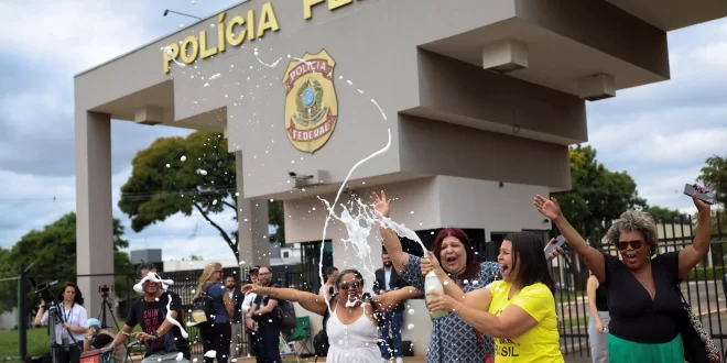 Basta juntar os pontos para concluir que Bolsonaro fugiria para a embaixada dos EUA