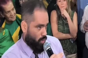 Evangélico agredido por bolsonaristas em vigília faz exame no IML