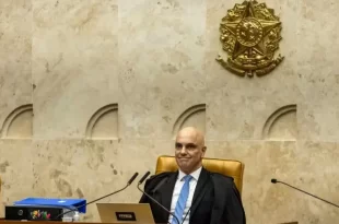 Moraes manda suspender direitos políticos de Bolsonaro por 35 anos