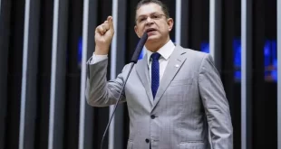 Ramagem ligou para “pedir desculpas” após fugir aos EUA, diz líder do PL