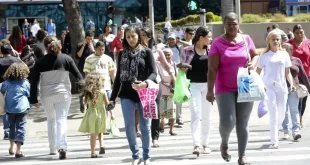 Brasil atinge menor nível de pobreza e desigualdade em 30 anos, aponta Ipea
