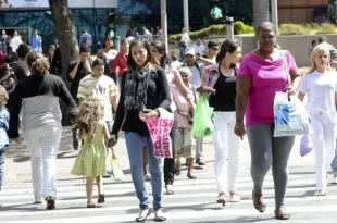 Brasil atinge menor nível de pobreza e desigualdade em 30 anos, aponta Ipea