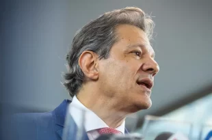 Haddad descarta privatização dos Correios