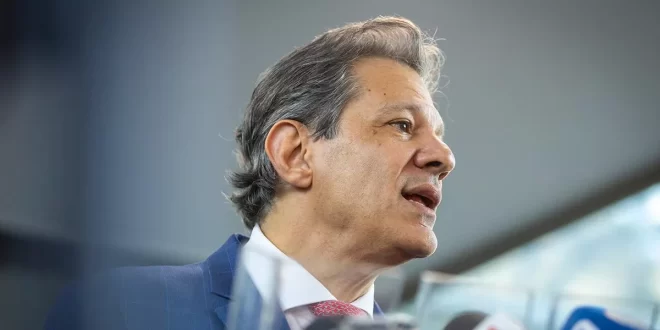 Haddad descarta privatização dos Correios