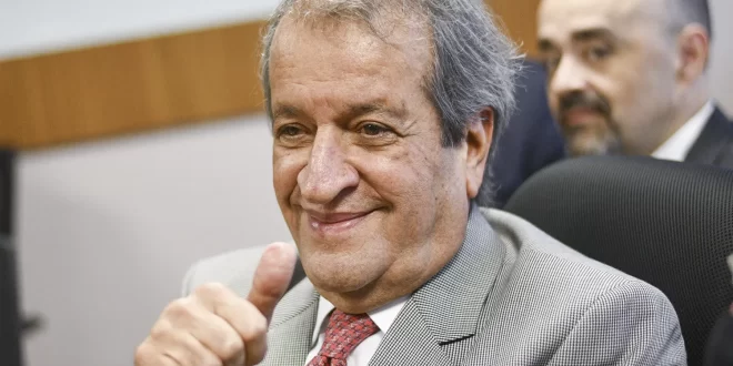 PL corta salário de Jair Bolsonaro e o afasta do partido