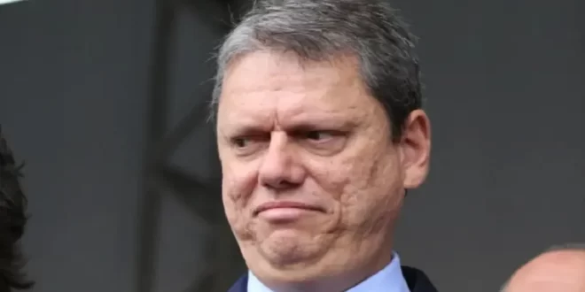 O dilema que vai levar Tarcísio a trair Bolsonaro