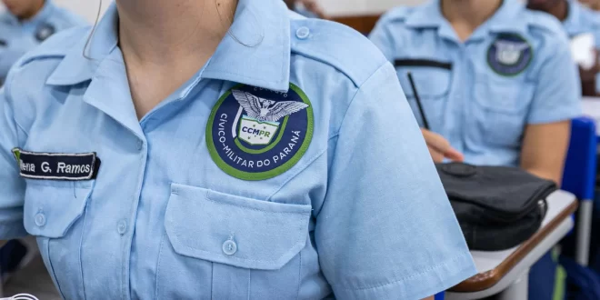 “Entrar na favela e deixar corpo no chão”: o canto dos alunos em escola cívico-militar no PR