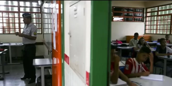 Colégios cívico-militares: a escolinha dominical do Cristofascismo