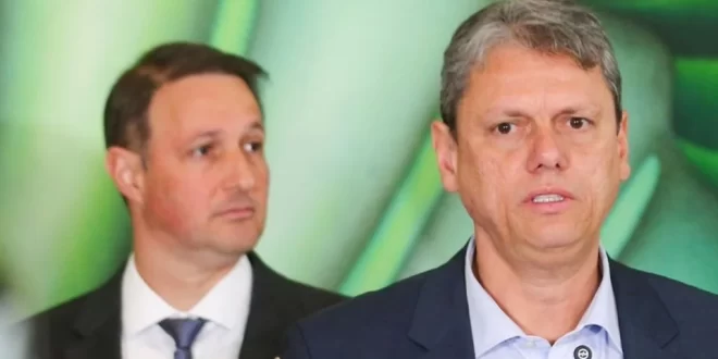 Tarcísio se livra de Derrite para não afundar junto