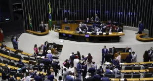 Restringe participação popular: Distrital misto - sistema eleitoral das elites