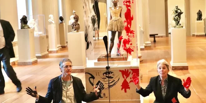 Ativistas que danificaram obra em museu dos EUA são condenados à prisão