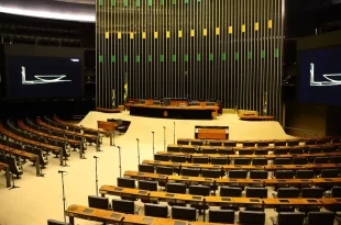 Congresso foi omisso ao não taxar grandes fortunas, decide STF