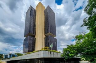 É hora de estatizar o Banco Central