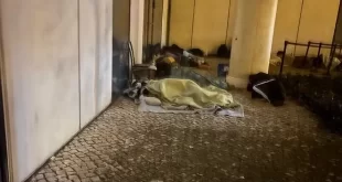 Brasileiros passam madrugadas na fila e esperam 18 horas para tirar cidadania em Portugal