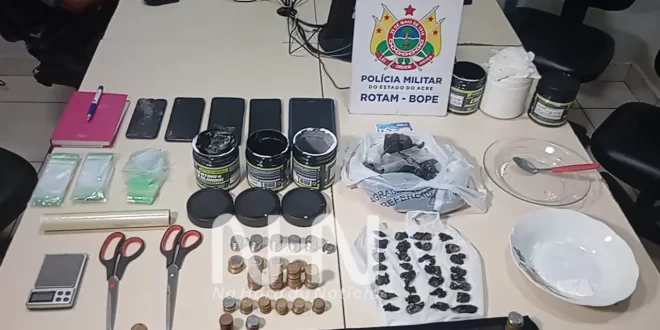 Drogas em Rio Branco: dois são presos com cocaína e itens de preparo e comercialização