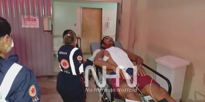 Violência em Rio Branco: homem invade casa de ex-companheira, faz família refém e esfaqueia atual marido