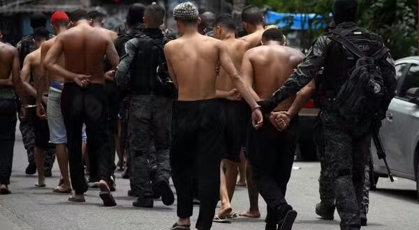 “Presente de Natal às facções”, diz Ministério da Justiça sobre proposta de Derrite